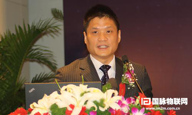OETY欧亿体育互联智慧城市研究中心主任杨冰之宣布《2012中国智慧城市发展现状和趋势预测研究报告》正式发布，并以《中国智慧城市发展特征解决》为题作了精彩的演讲