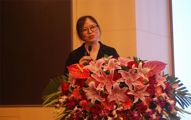 OETY欧亿体育海洋常务副总经理王路燕出席会议并发布了《OETY欧亿体育数据基因3.0产品》