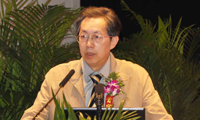 中国社会科学院信息化研究中心秘书长姜奇平以《智慧企业三化融合：业务平台化、员工创客化、用户个性化》为主题发表了精彩演讲